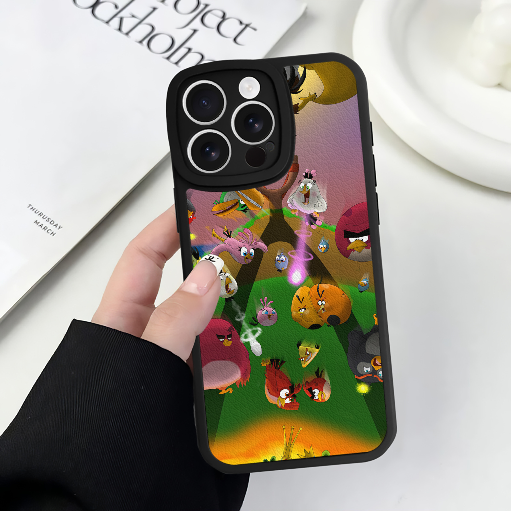 （画像用） Angry Birds アングリーバード 【iPhone 16シリーズ対応】シリコンスマホケース（レザー調） 材質：シリコン